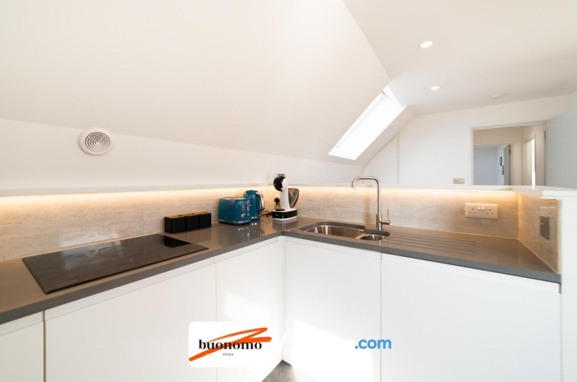 Two Bedroom Apartment At Buonomo Stays Short Lets & Serviced Accommodation 런던 외부 사진